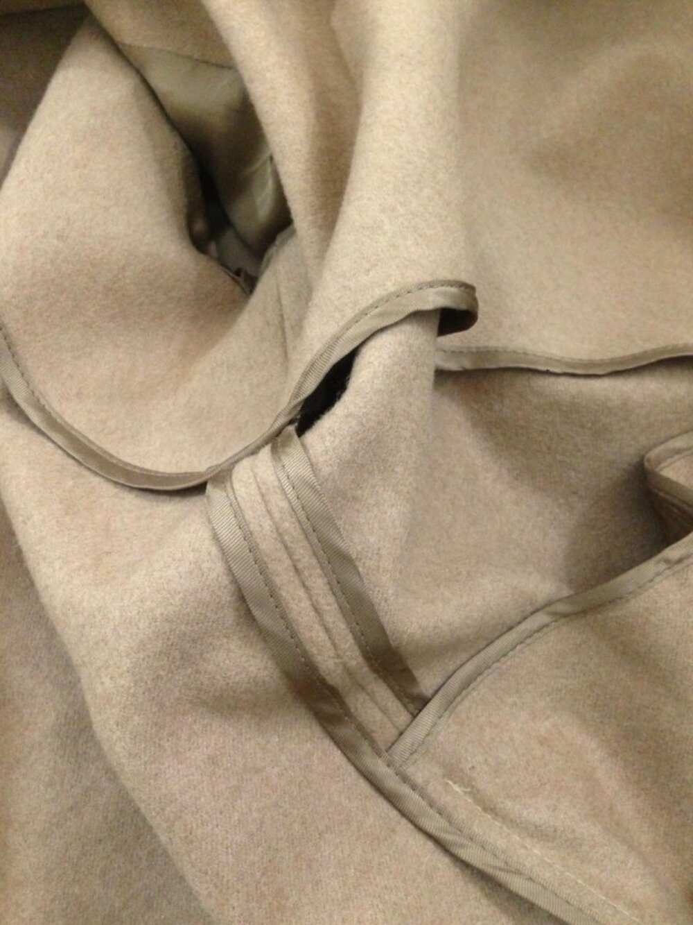 AYR Robe Wool Coat - Size M/L - Picture 6 of 7